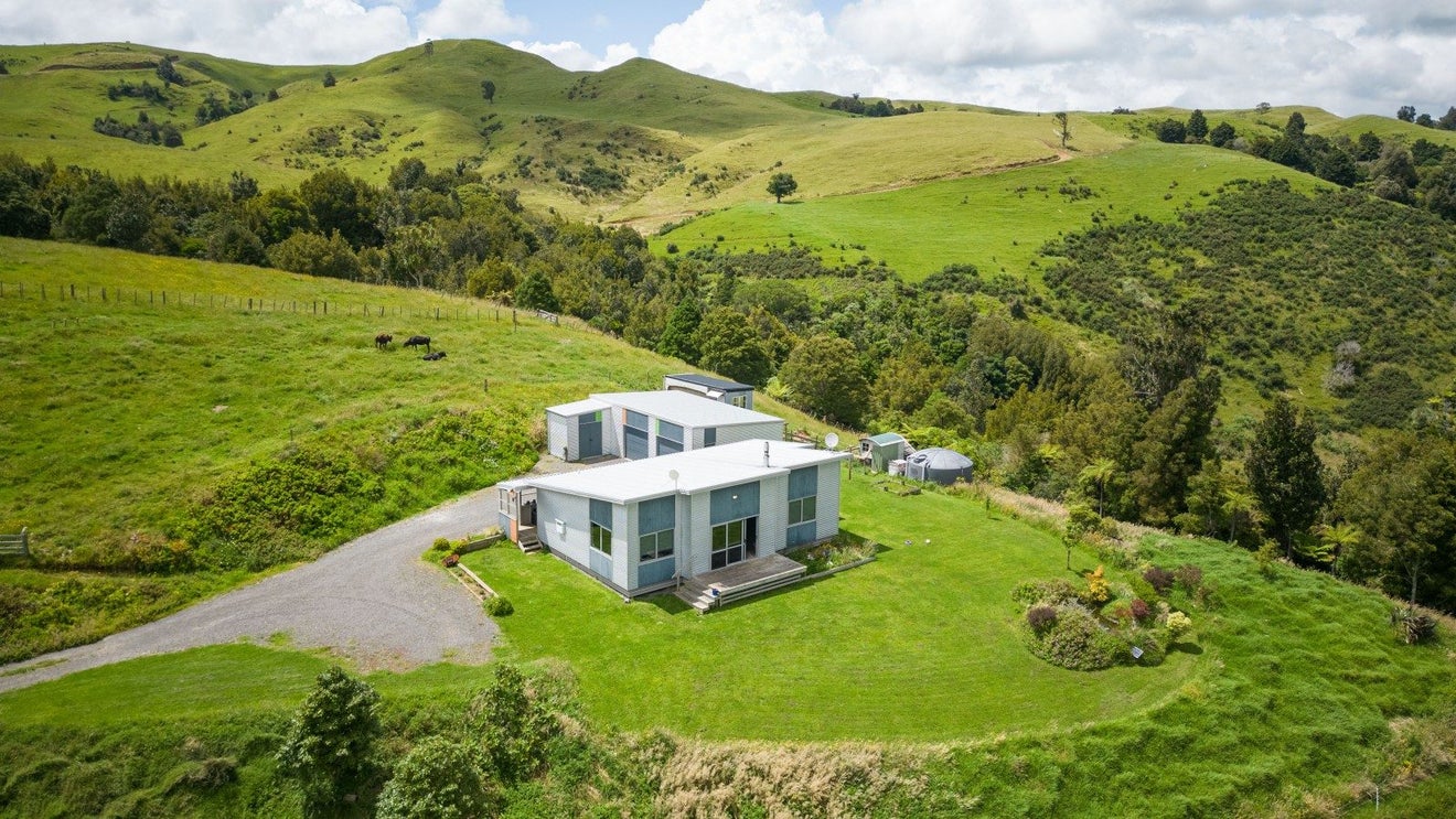 222 Strange Road, Komata, Paeroa - Carousel 2