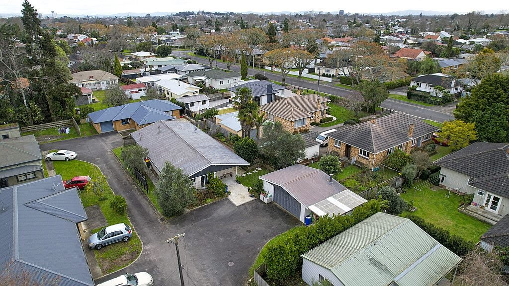 37 Fox Street, Hamilton East, Hamilton - Carousel 19