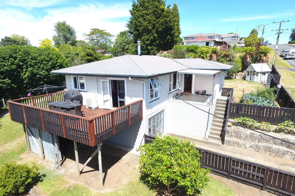 1 Glen View Avenue, Otorohanga, Otorohanga - Carousel 1