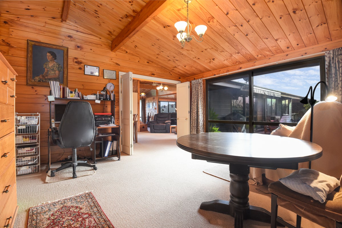 14 Mark Place, Lynmore, Rotorua - Carousel 21
