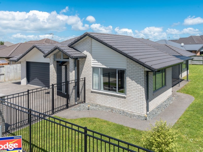 37 Moonlight Drive, Rototuna North, Hamilton - Carousel 2