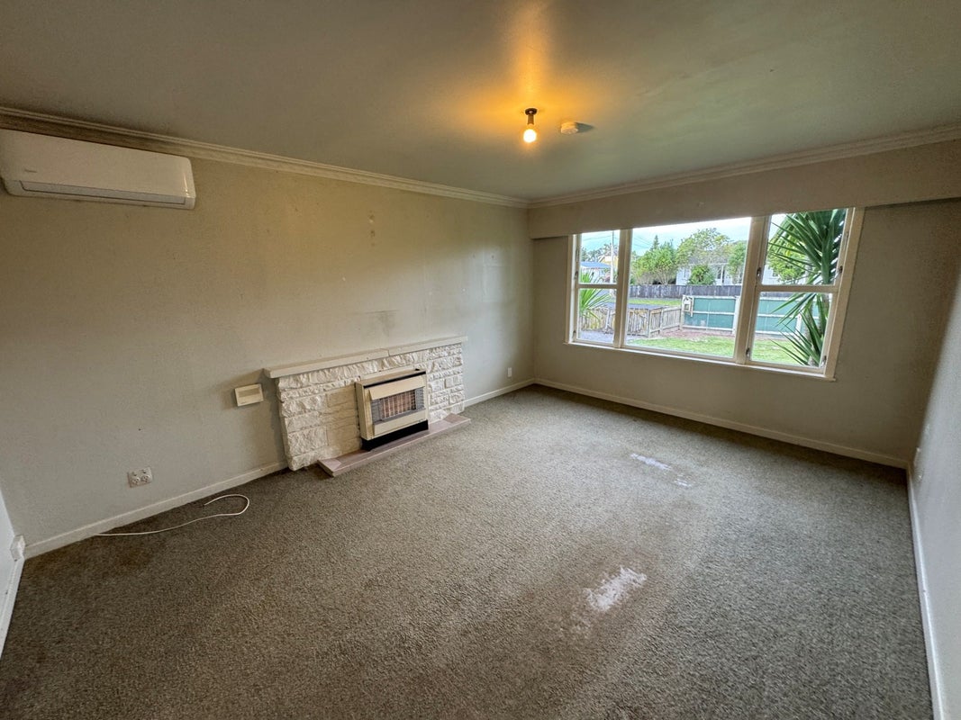 15 Dalesford Street, Silverdale, Hamilton - Carousel 2