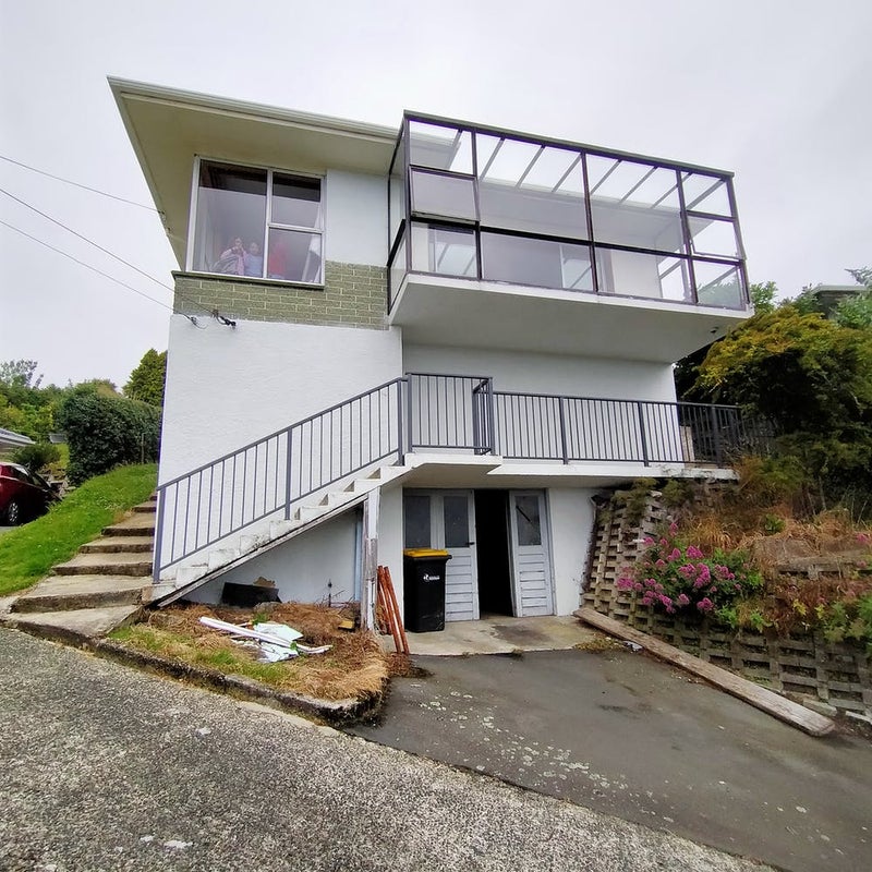 16 Seaview Terrace, Kew, Dunedin - Carousel 1