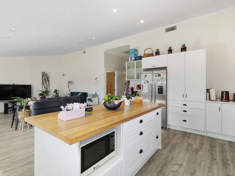 13 Ava Street, Petone, Lower Hutt - Carousel 1