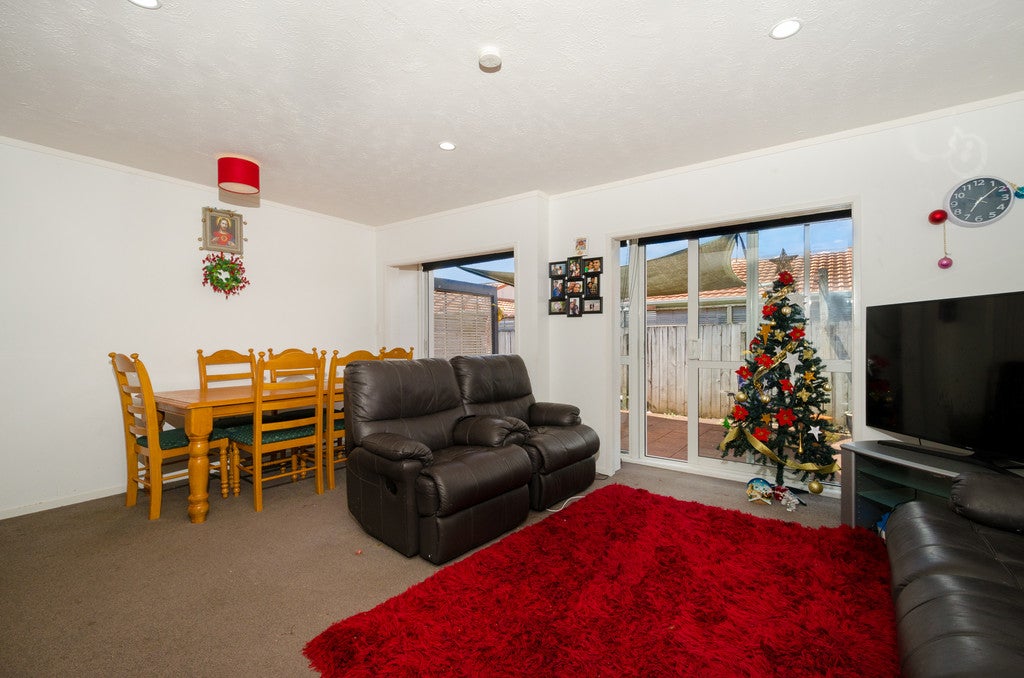 5/101 Swanson Road, Henderson, Auckland - Carousel 2