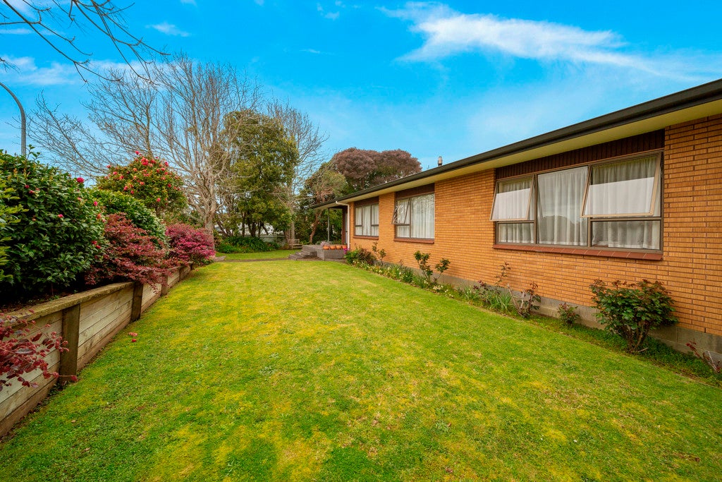 32 Kauri Street, Merrilands, New Plymouth - Carousel 21