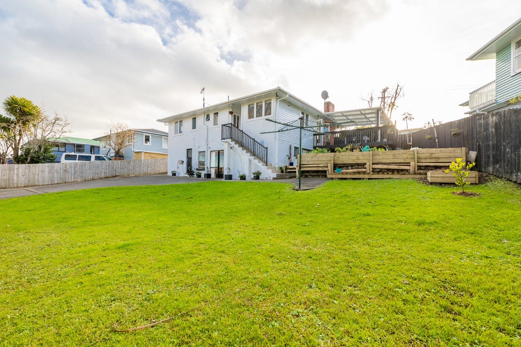 60 Rosamund Avenue, New Windsor, Auckland - Carousel 2