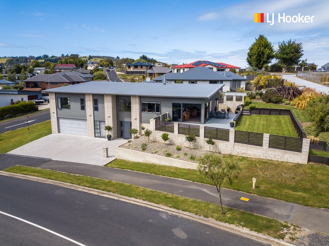 34 Severn Street, Green Island, Dunedin - Carousel 1