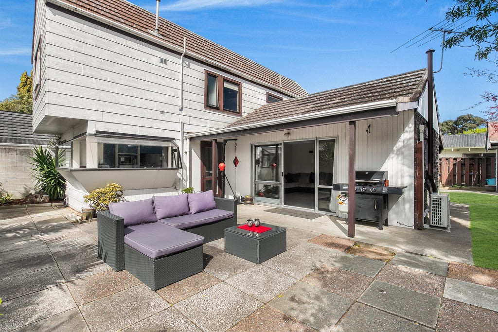 2/4 Sharivari Place, Conifer Grove, Takanini - Carousel 1