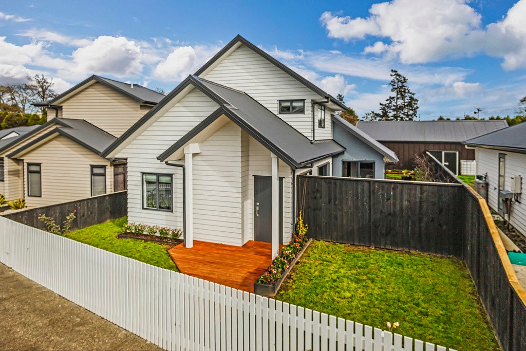 4 Magnolia Lane, Helensville - Carousel 1