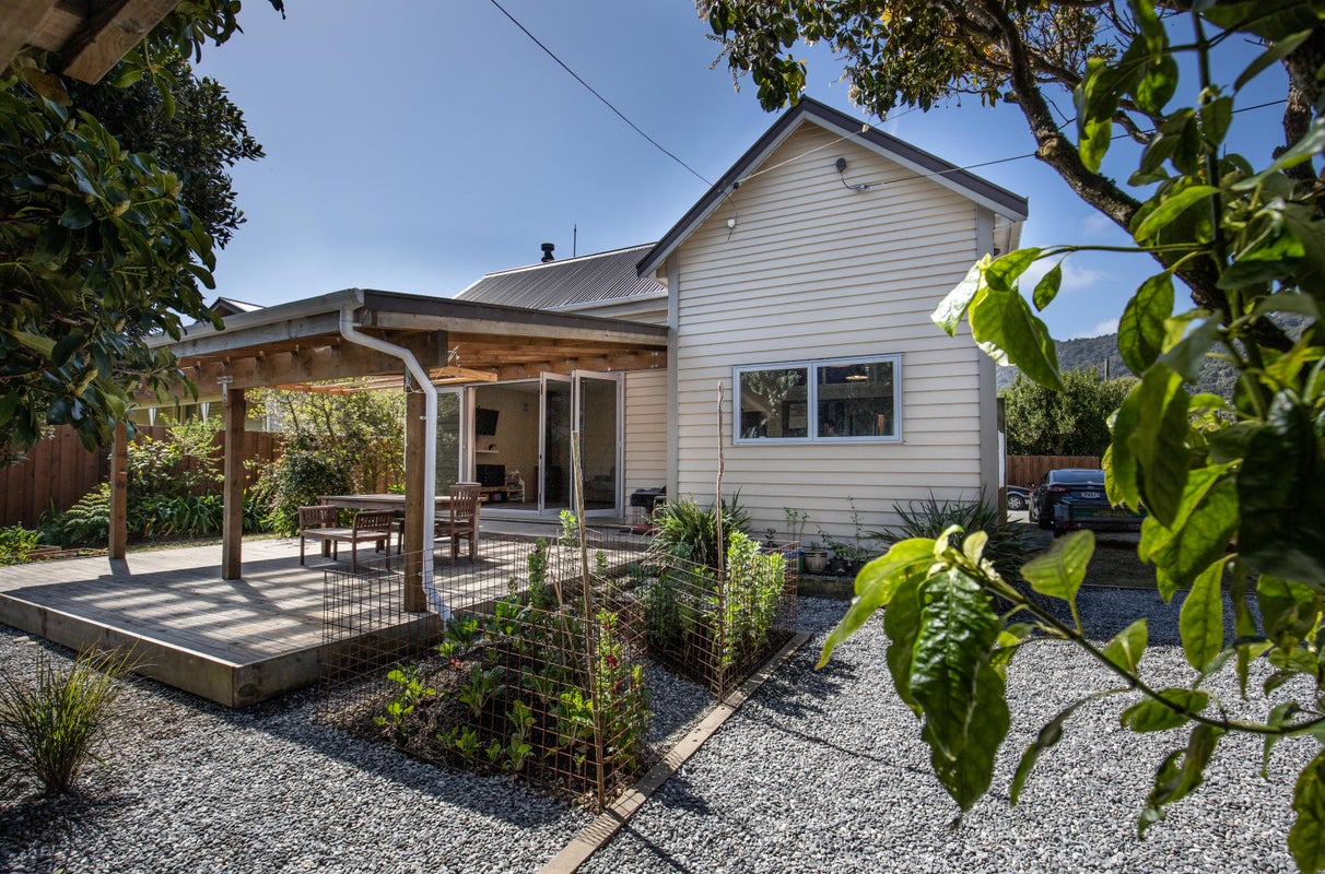 91 Bright Street, Cobden, Greymouth - Carousel 1