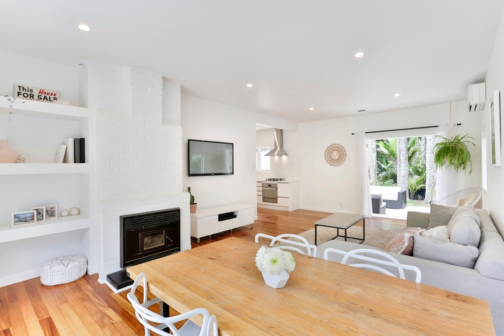 9 Tainui Road, Titirangi, Auckland - Carousel 2