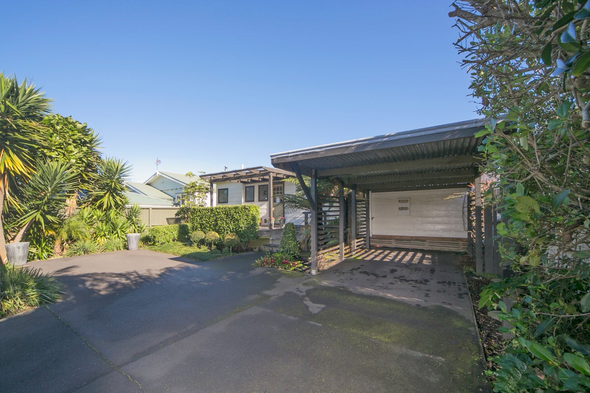 9B Queensway, Three Kings, Auckland - Carousel 15