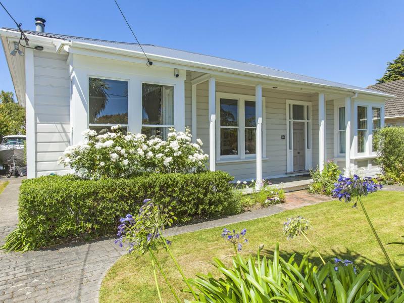 2B Hautana Square, Woburn, Lower Hutt - Carousel 1