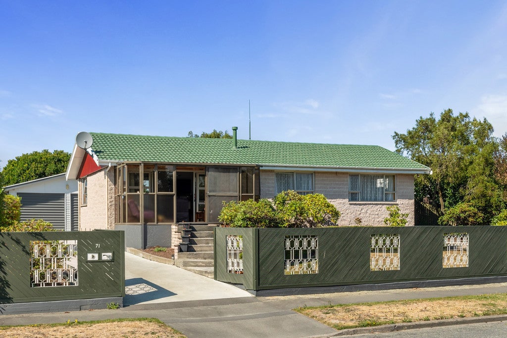 71 Warren Crescent, Hillmorton, Christchurch - Carousel 1