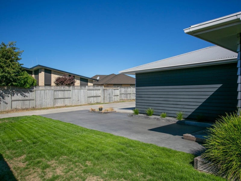 3A Alpers Ridge, Leamington, Cambridge - Carousel 20