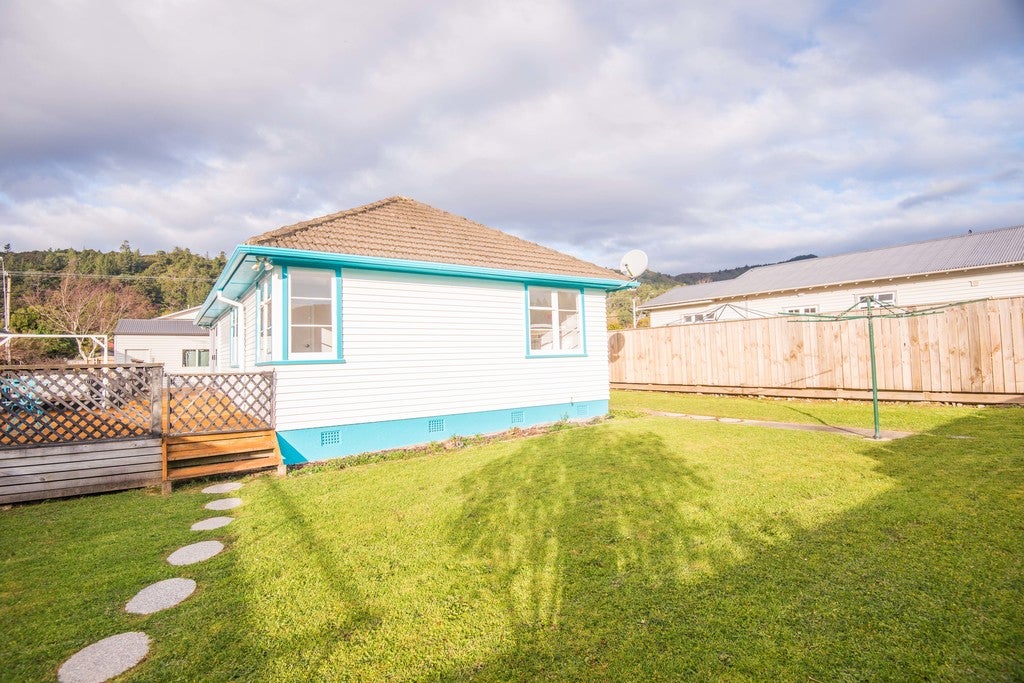 314 Stokes Valley Road, Stokes Valley, Lower Hutt - Carousel 7