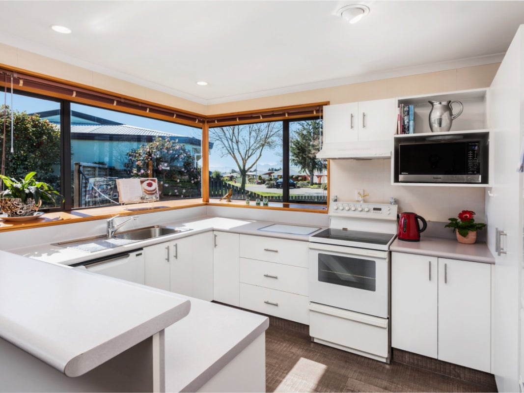 11 Westhaven Place, Redwoodtown, Blenheim - Carousel 2