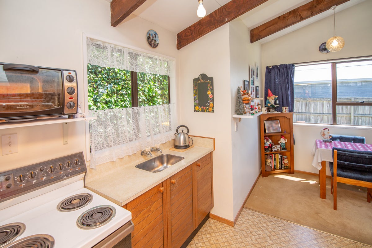 2/92C ENGLEFIELD ROAD, Northwood, Christchurch - Carousel 2