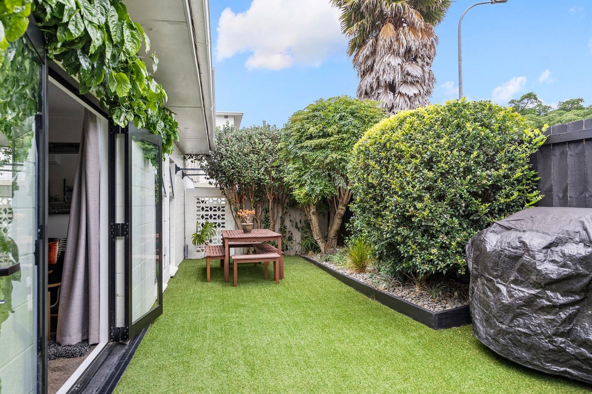 3/24 Morningside Drive, Morningside, Auckland - Carousel 3