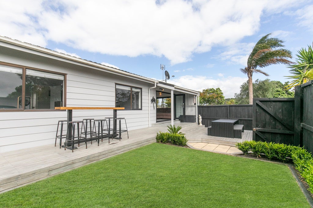 1/25 Taioma Crescent, Te Atatu Peninsula, Auckland - Carousel 2