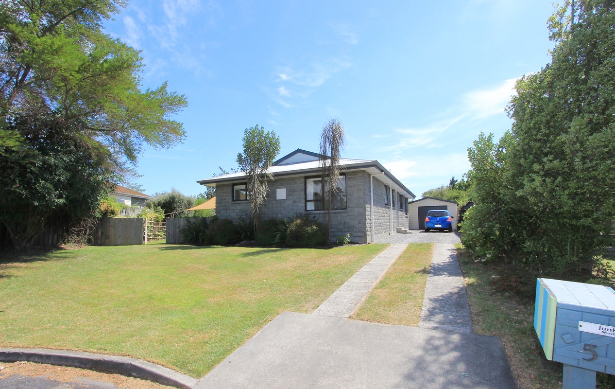 5 Rothwell Place, Springlands, Blenheim - Carousel 2