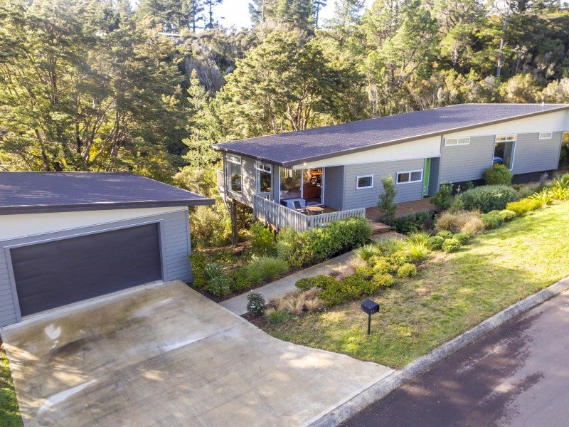 33 Mt Marua Drive, Timberlea, Upper Hutt - Carousel 1