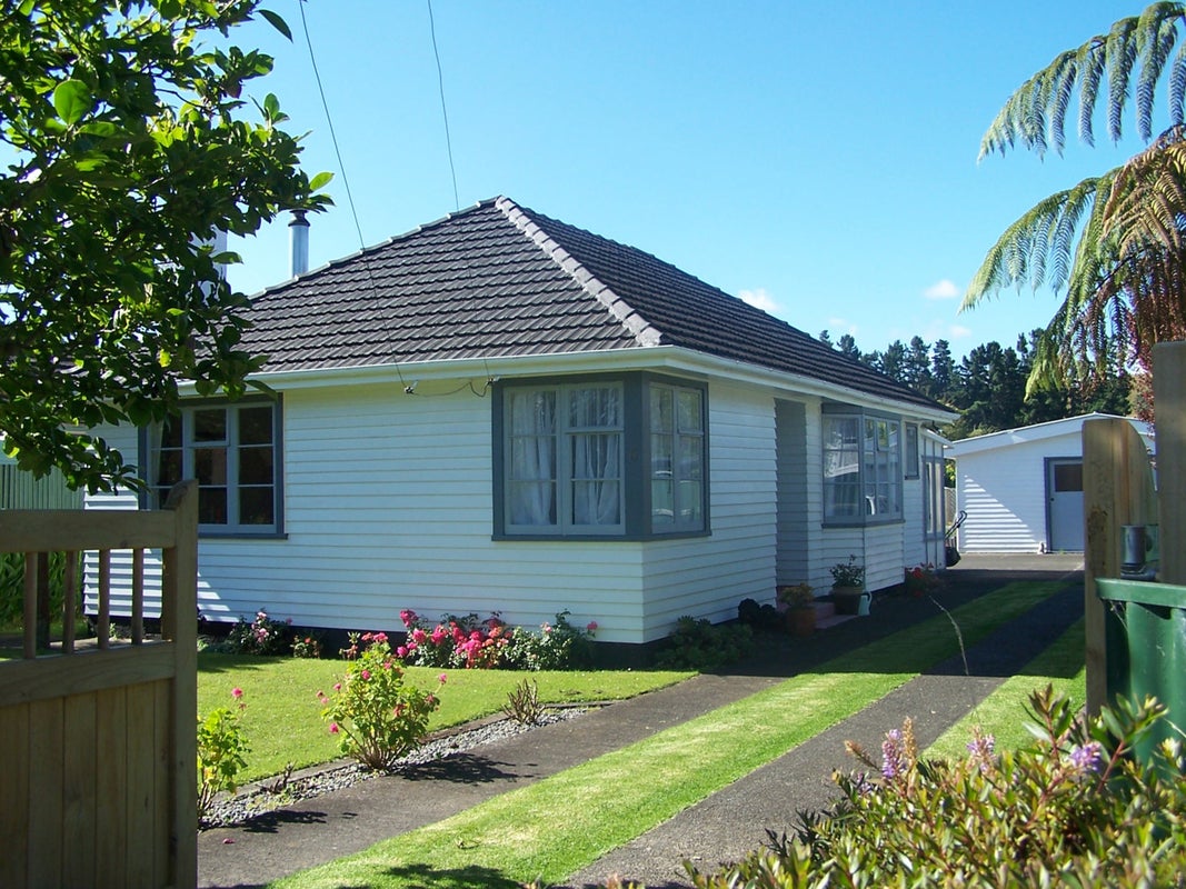 6 Burmah Street, Aramoho, Whanganui - Carousel 1
