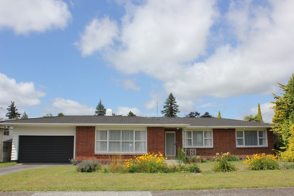 36 Carlton Street, Glenholme, Rotorua - Carousel 2