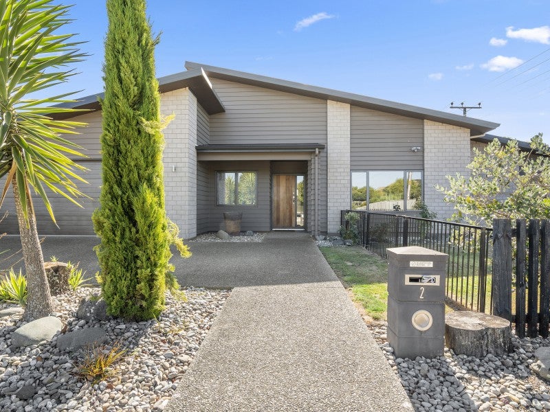 2 Ernest Place, Brightwater - Carousel 1