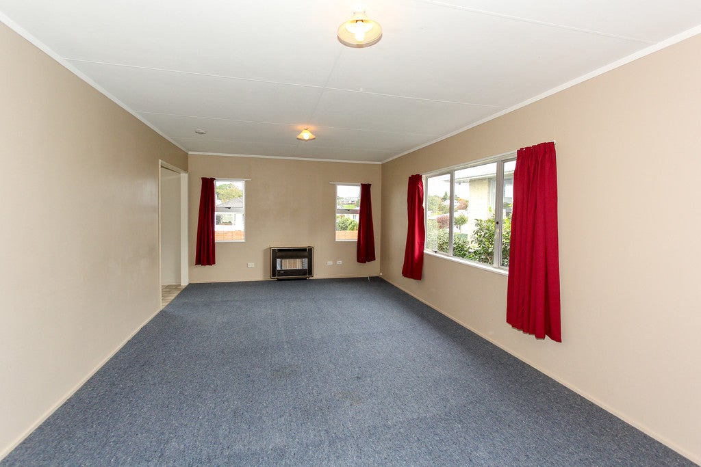 25 Trafalgar Street, Westown, New Plymouth - Carousel 2