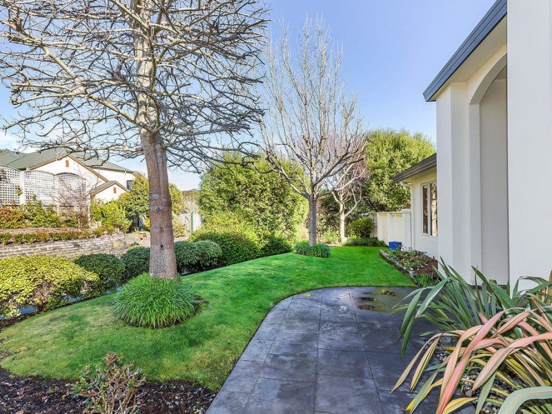 86 Samwell Drive, Whitby, Porirua - Carousel 1