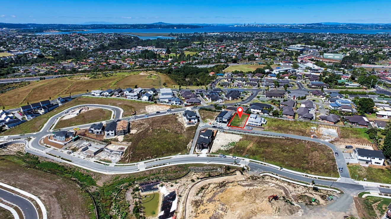 19 Merv Clarke Lane, Massey, Auckland - Carousel 1