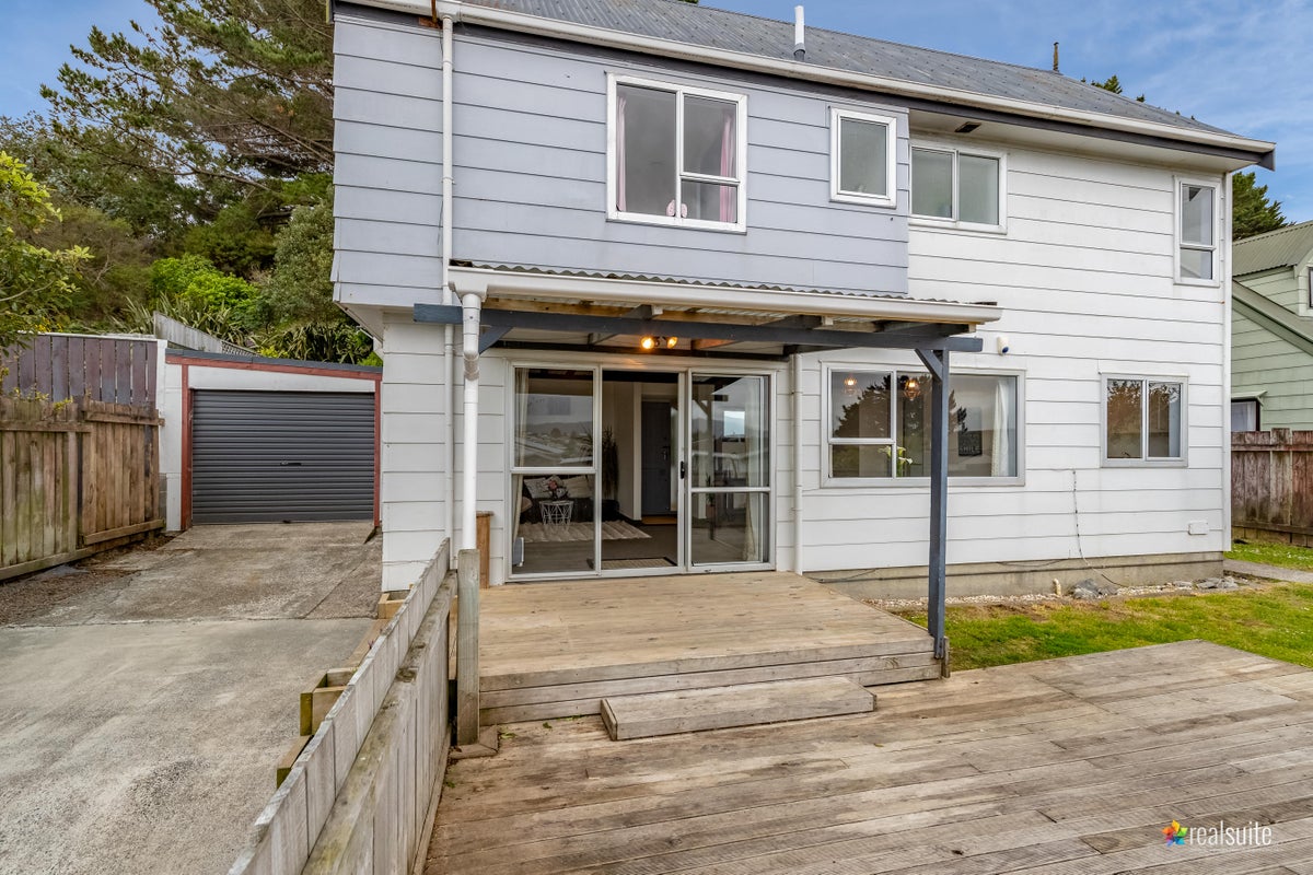 3 Bobstay Lane, Whitby, Porirua - Carousel 12