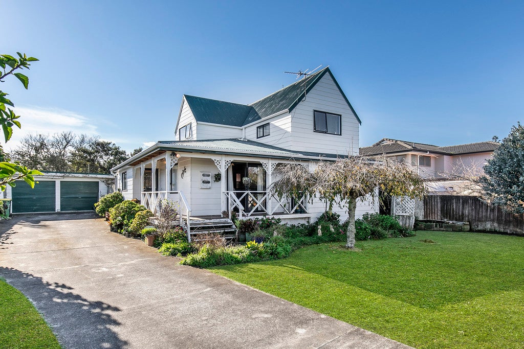 52 Third View Avenue, Beachlands, Auckland - Carousel 1