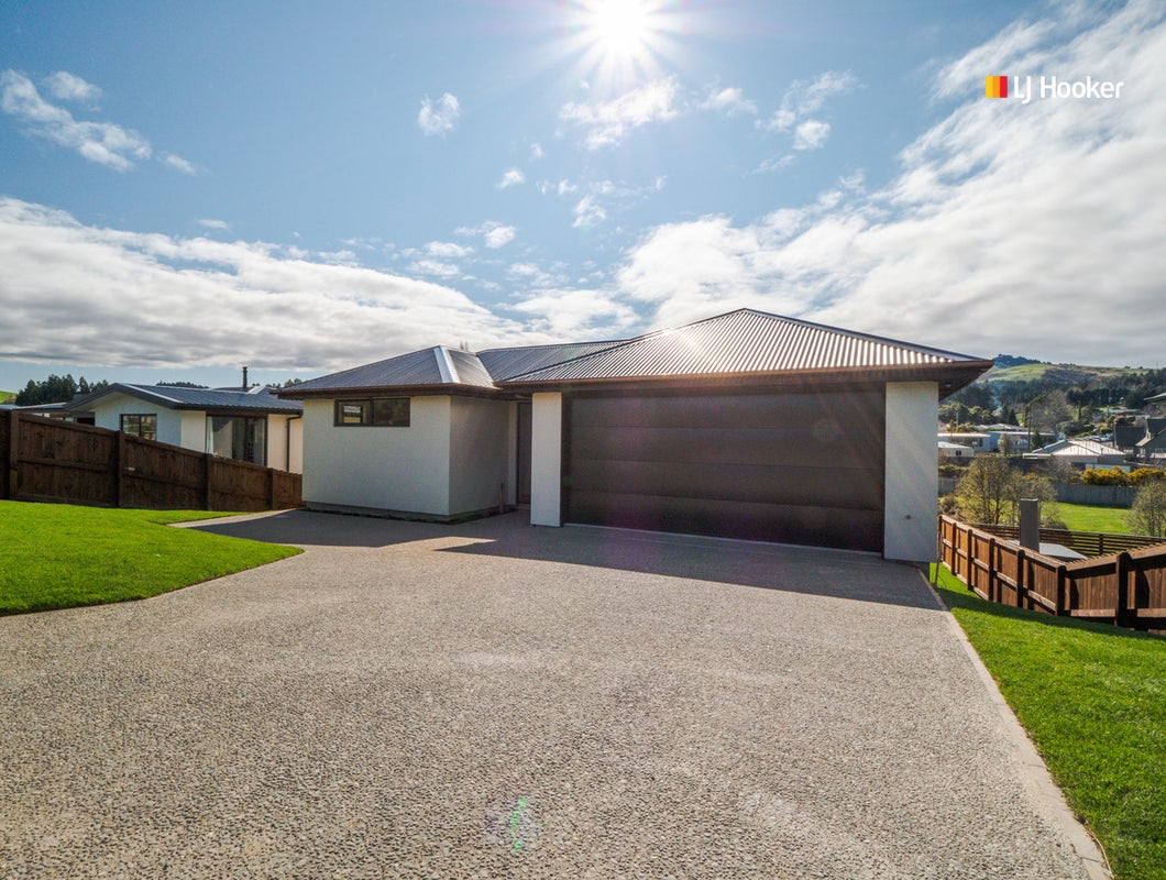 27 Grandvista Drive, Green Island, Dunedin - Carousel 1