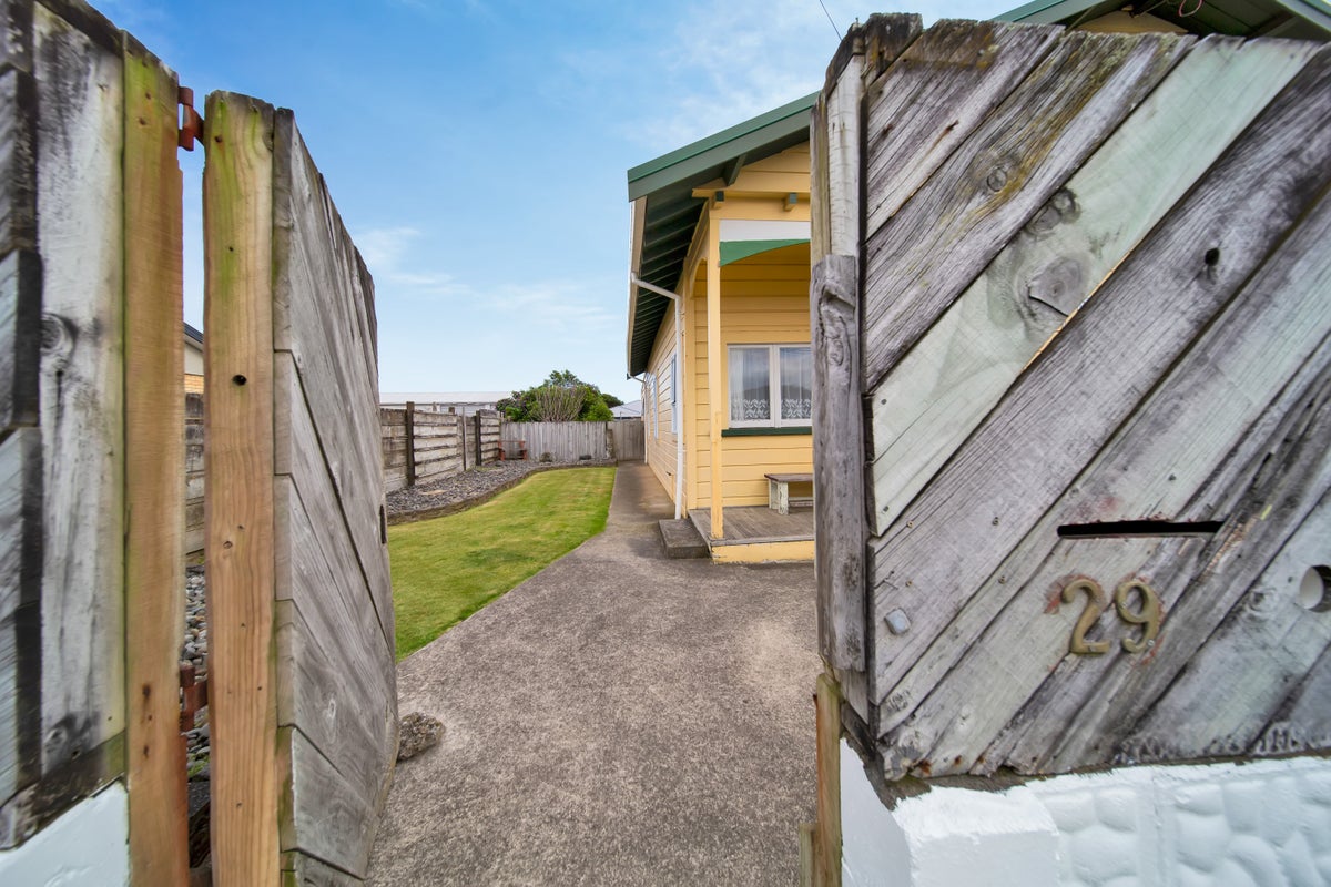 29 Erin Street, Hawera - Carousel 31