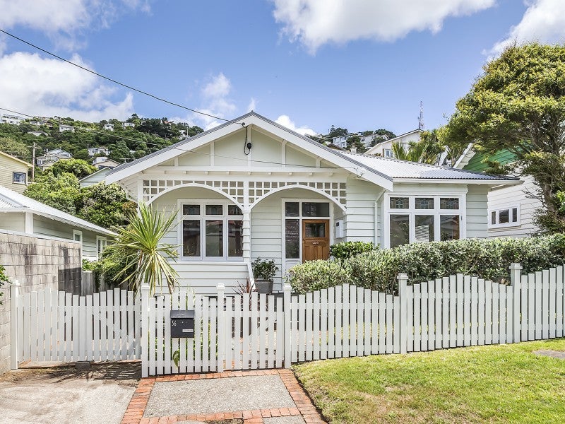 36 Hohiria Road, Hataitai, Wellington - Carousel 1