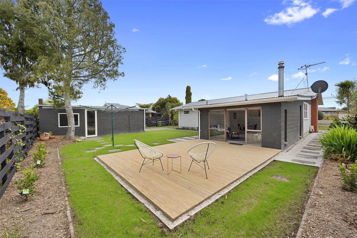 7 Gerrand Place, Chedworth, Hamilton - Carousel 2