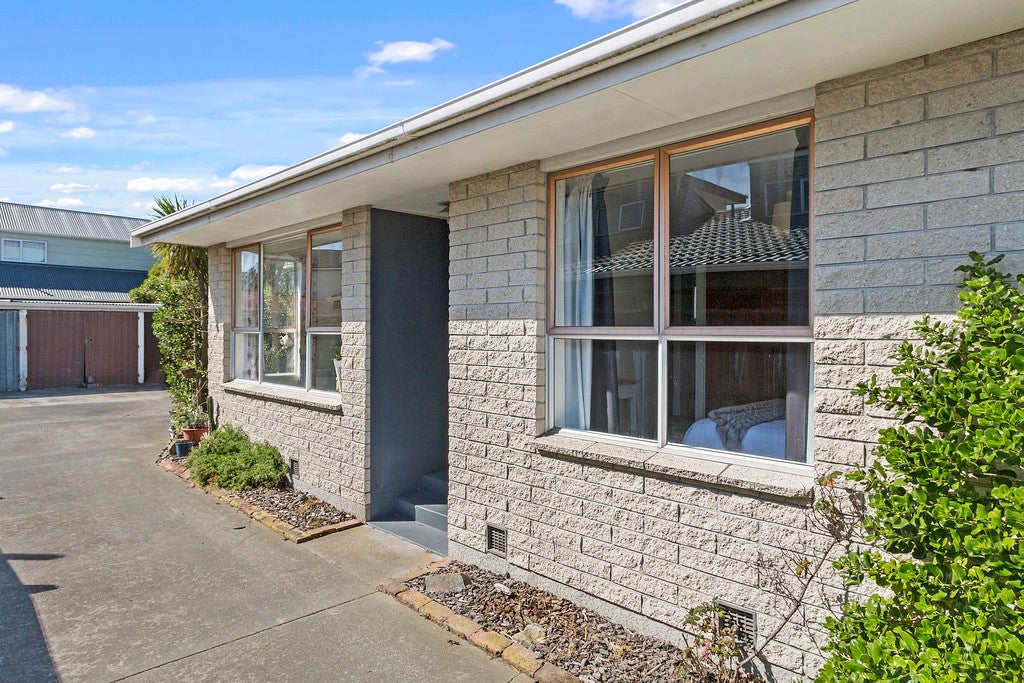 2/12 Hood Street, New Brighton, Christchurch - Carousel 1
