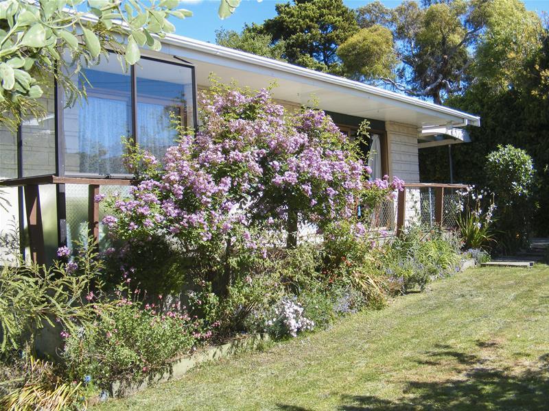 152 Waikawa Road, Picton - Carousel 1