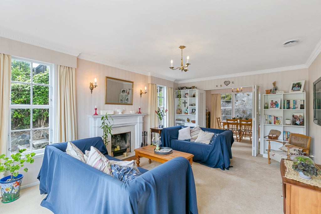 100 Parkvale Road, Karori, Wellington - Carousel 2