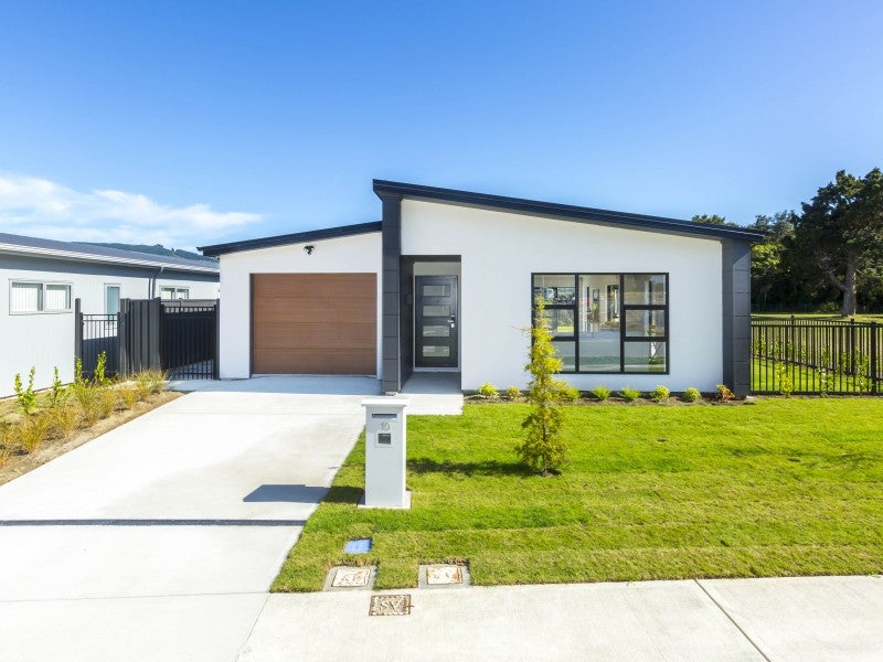 10 Buddle Road, Wallaceville, Upper Hutt - Carousel 1