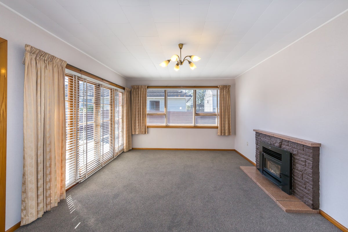 32 Bournemouth Crescent, Aranui, Christchurch - Carousel 2
