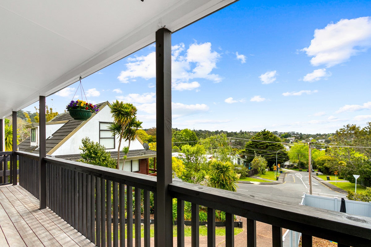 1/84A Avonleigh Road, Green Bay, Auckland - Carousel 2