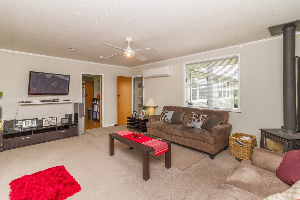 80 Pasadena Crescent, Totara Park, Upper Hutt - Carousel 2