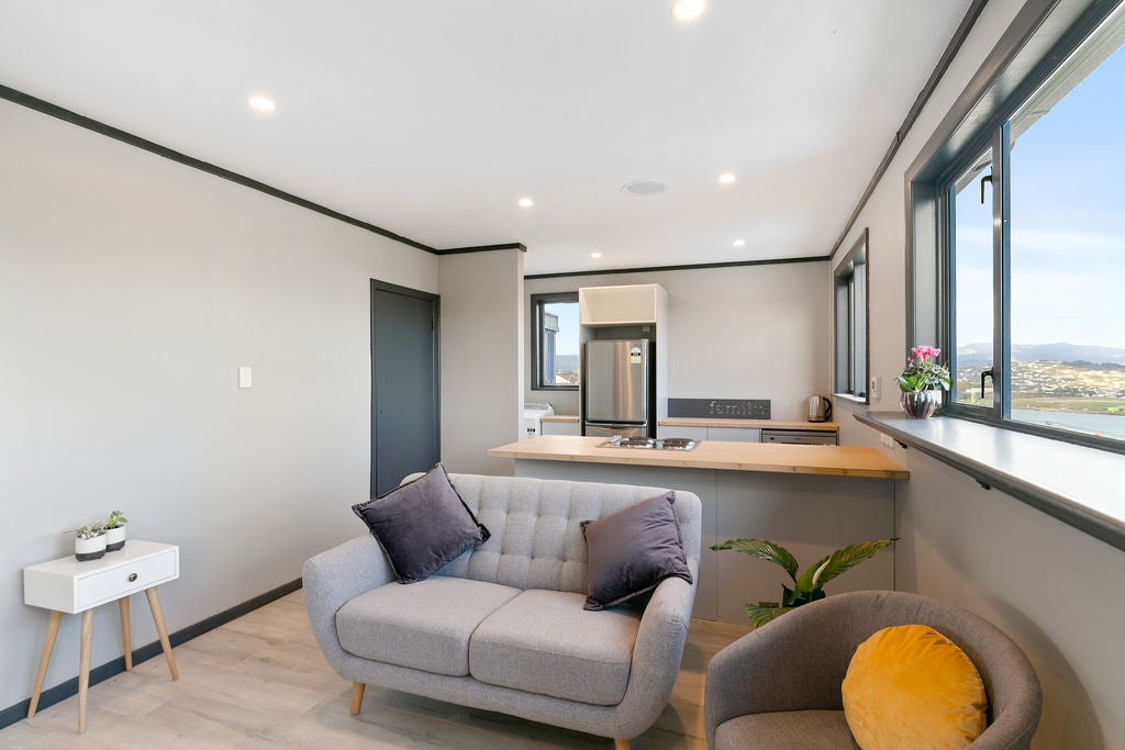 2/3A Baden Rd, Hataitai, Wellington - Carousel 2
