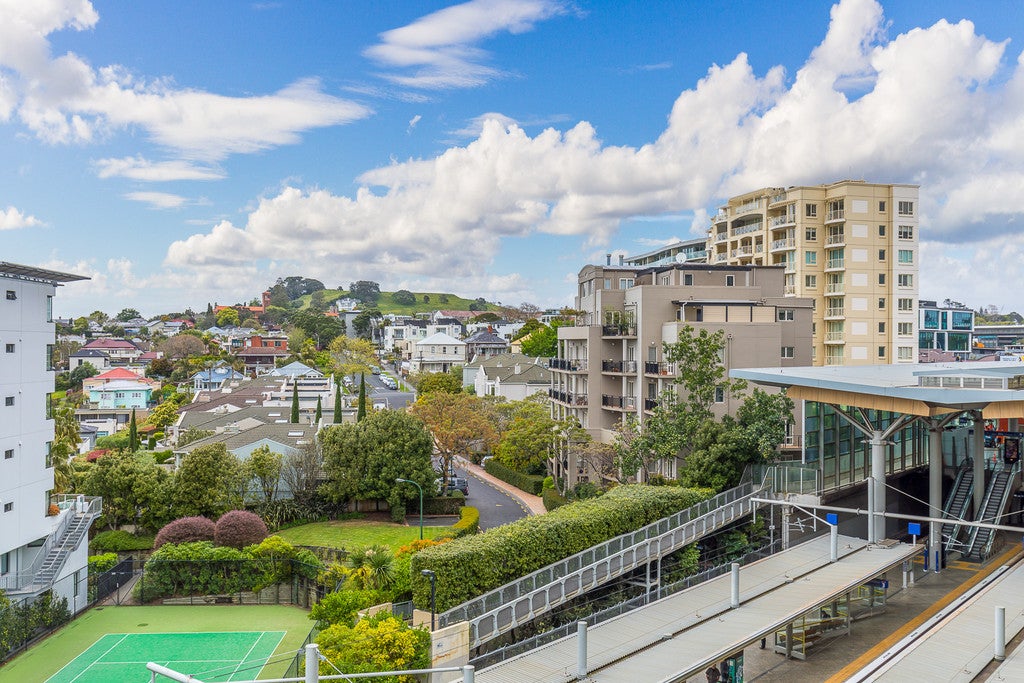 407/176 Broadway, Newmarket, Auckland - Carousel 1