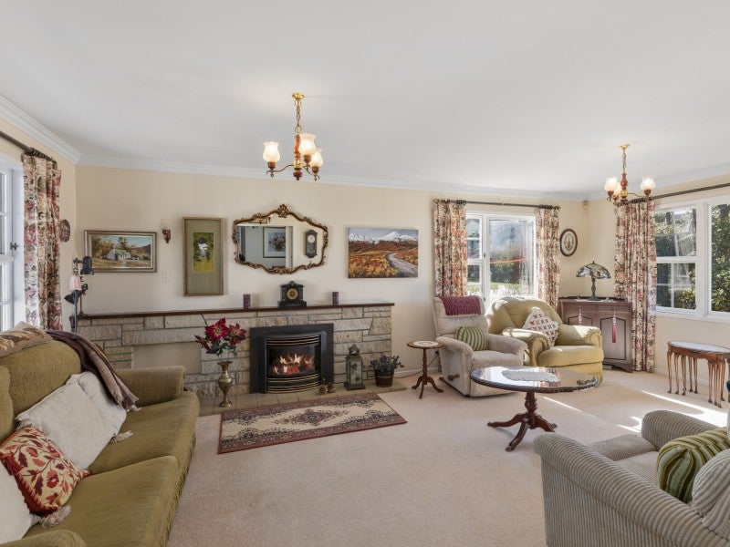 13 Taieri Crescent, Kelson, Lower Hutt - Carousel 2