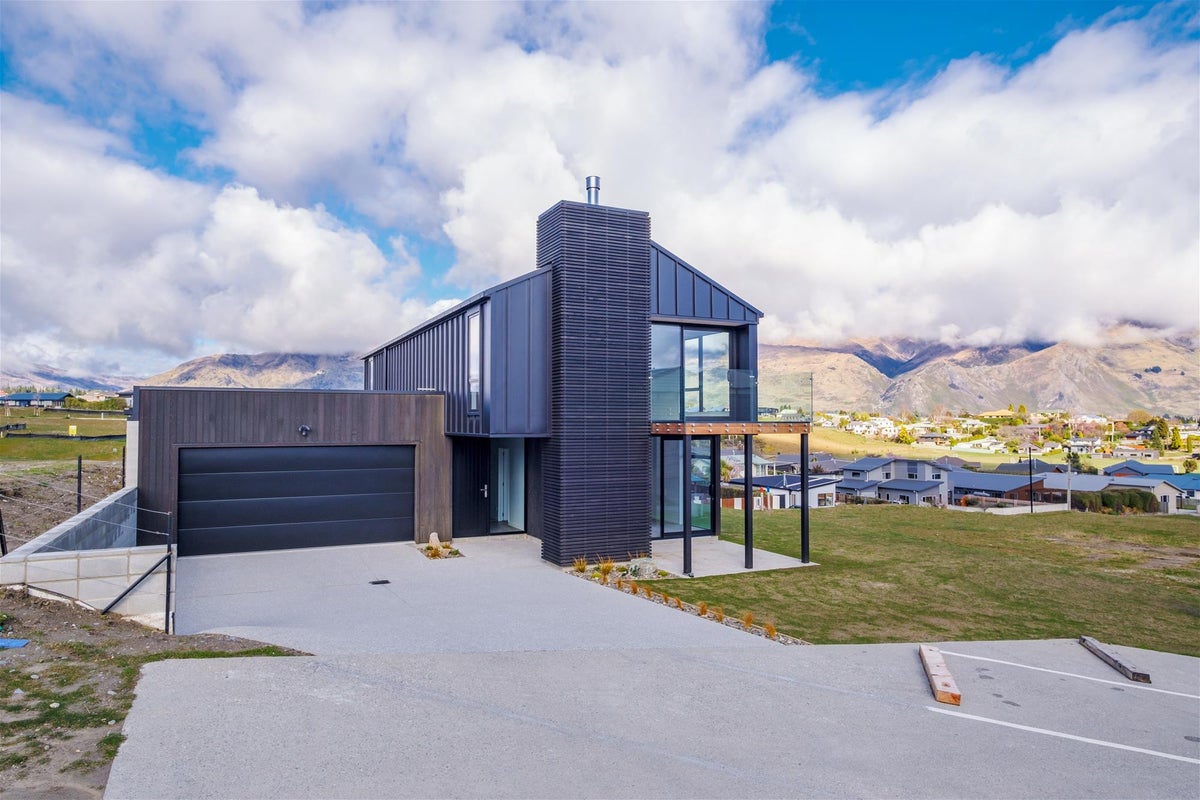 3 Tuke Lane, Wānaka - Carousel 1